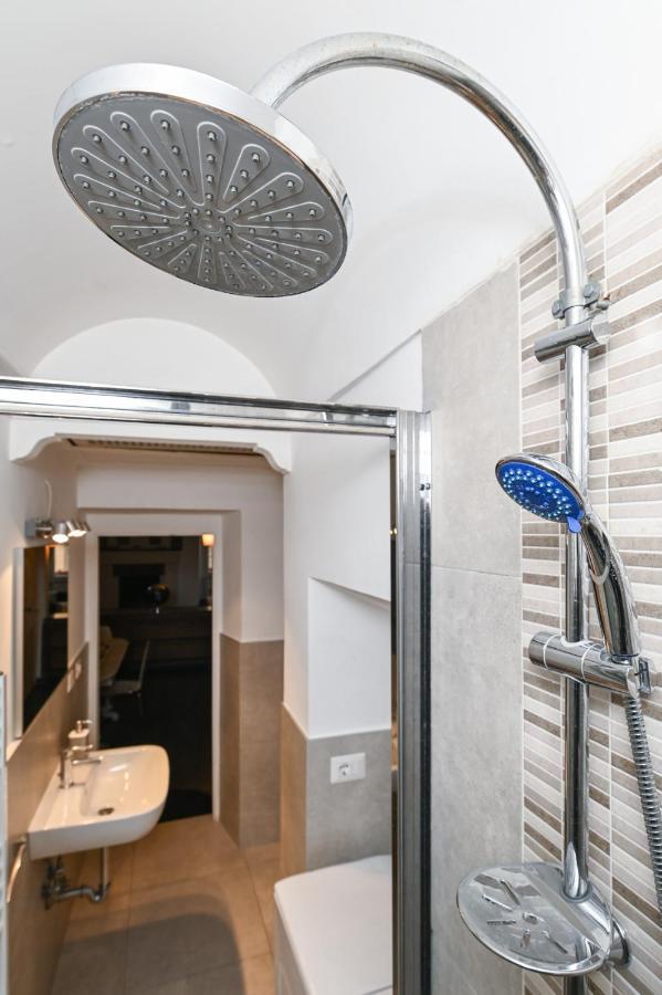 Gorgeous Trastevere Loft On The River روما المظهر الخارجي الصورة